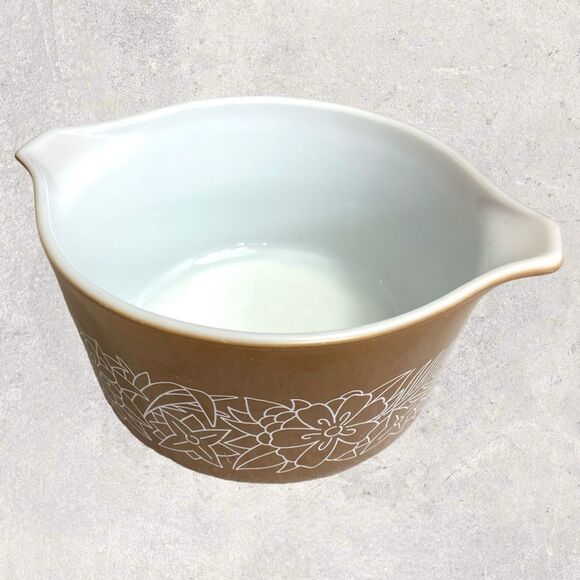 Pyrex Woodland Brown Glass Bowl 1 Quart - Picture 5 of 5